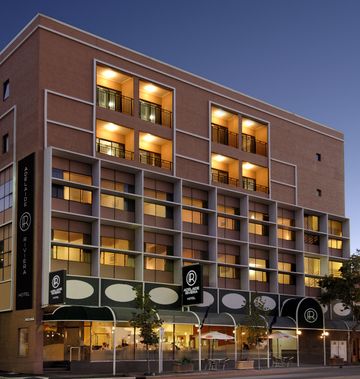 Adelaide Riviera Hotel