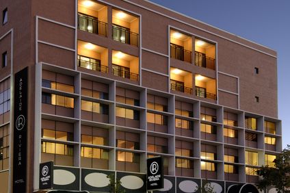 Adelaide Riviera Hotel