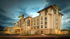 Holiday Inn Express & Stes Murray