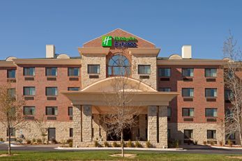 Holiday Inn Express Hotel & Suites