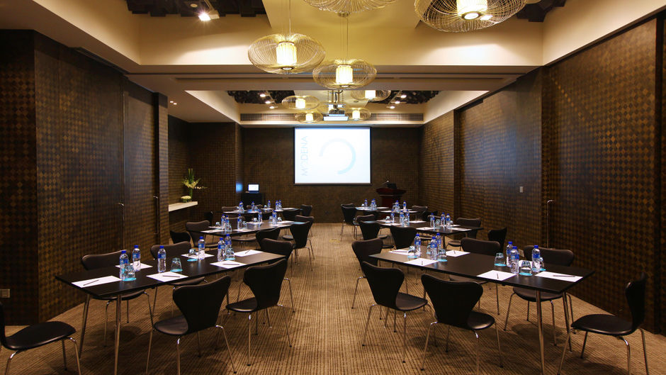 Modena by Fraser Putuo Shanghai Meeting