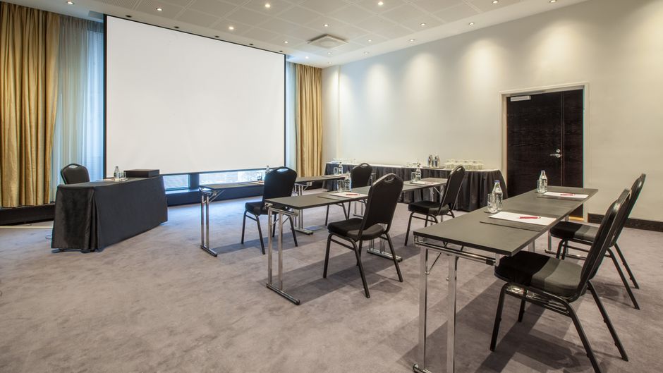 Crowne Plaza Helsinki-Hesperia Meeting
