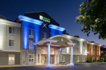Holiday Inn Express & Suites Mt Laurel