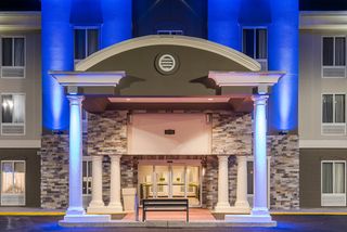 Holiday Inn Express & Suites Mt Laurel