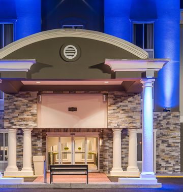 Holiday Inn Express & Suites Mt Laurel