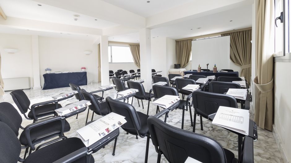 Naples Hotel Meeting