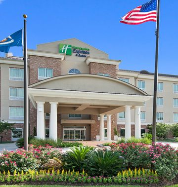 Holiday Inn Express & Suites Gonzales