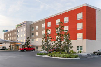 Holiday Inn Express & Suites Tampa