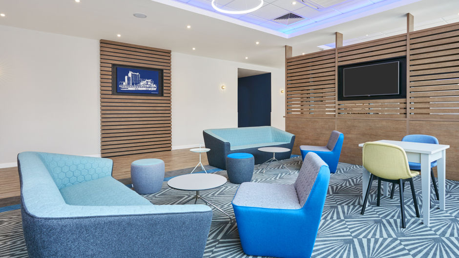 Holiday Inn Express Grimsby Lobby