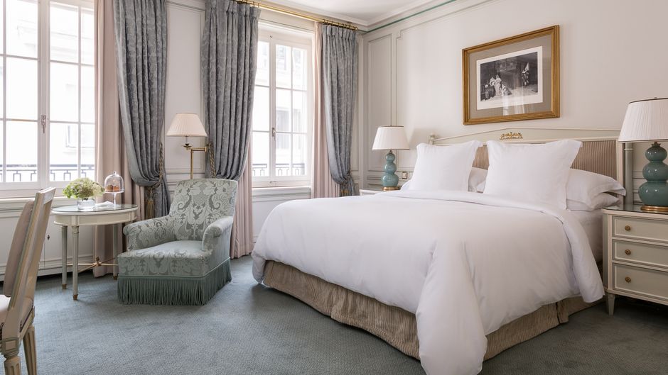 Four Seasons Hotel des Bergues Room