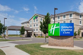 Holiday Inn Express & Suites Rogers