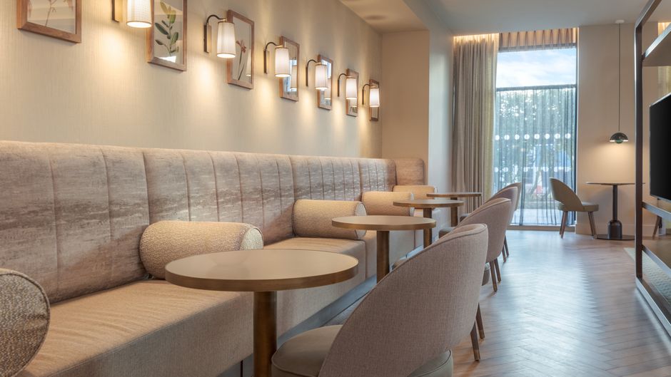 Staybridge Suites Bath Road Restaurant