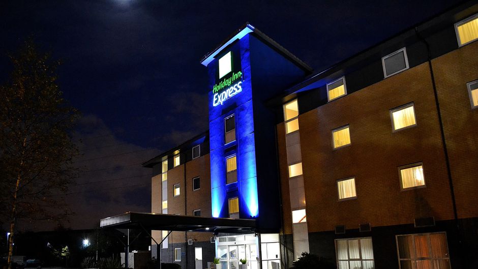 Holiday Inn Express Birmingham Star City Exterior