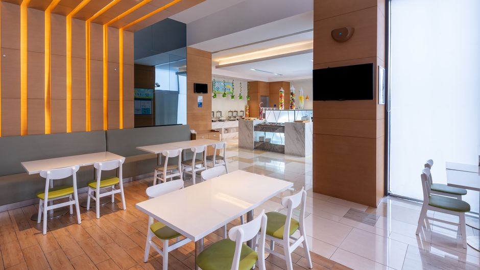 Holiday Inn Express Jiading Industry Pk Lobby