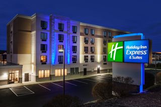 Holiday Inn Express Hotel & Suites