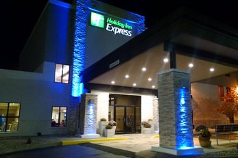 Holiday Inn Express Cloverdale