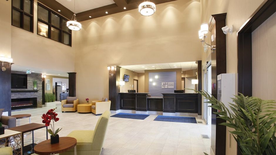 Holiday Inn Express Fort Saint John Exterior
