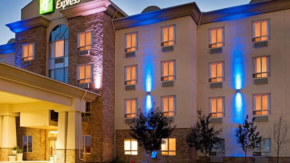 Holiday Inn Express Fort Saint John Lobby