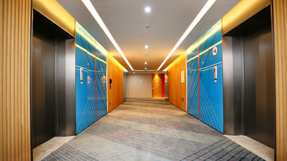 Holiday Inn Exp North Railway Station Lobby