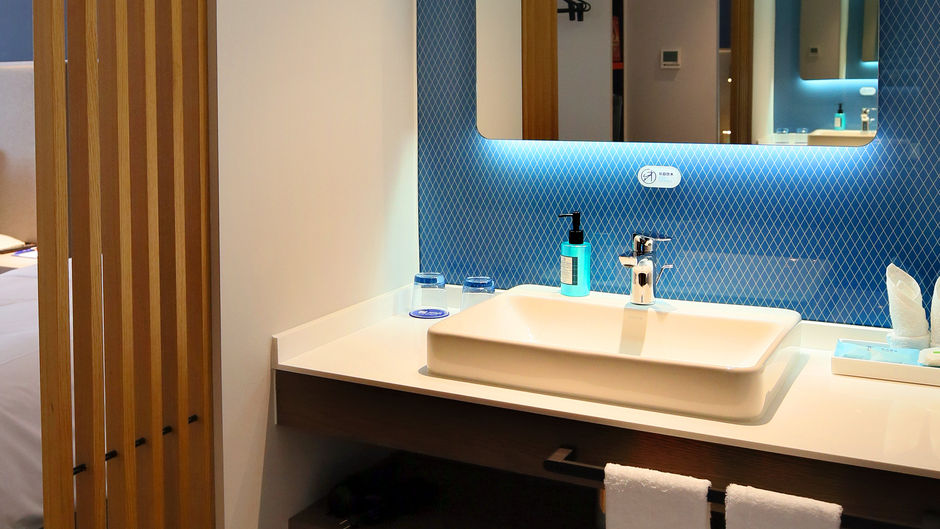 Holiday Inn Exp North Railway Station Room
