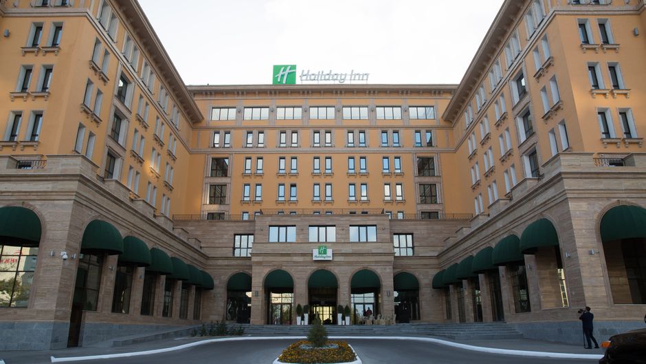 Holiday Inn Aktau Exterior