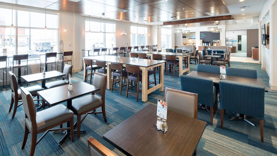 Holiday Inn Express Red Deer North Restaurant