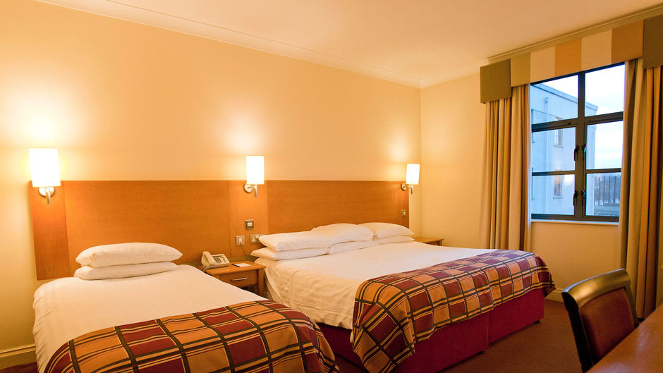 Armagh City Hotel Room