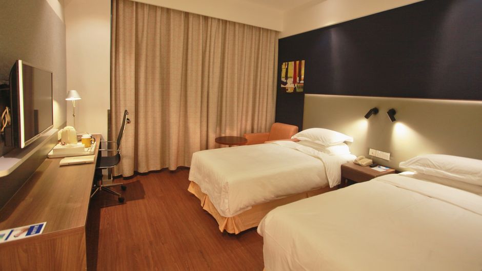 Holiday Inn Express South Room
