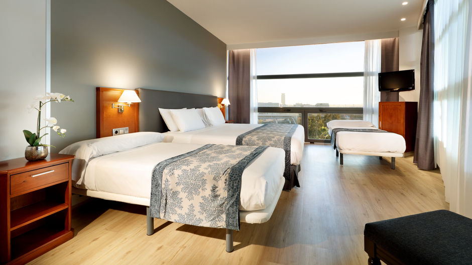 Exe Isla Cartuja Room