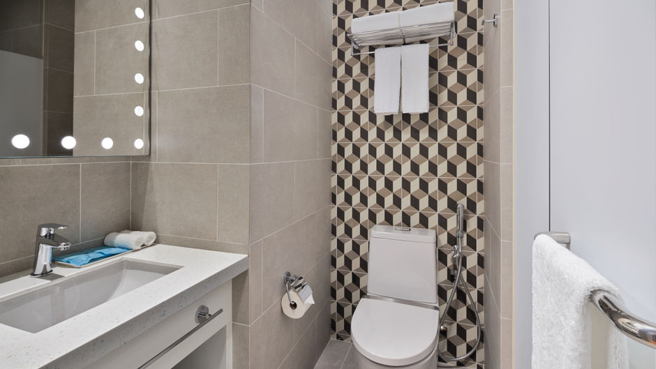 Holiday Inn Express Singapore Serangoon Room