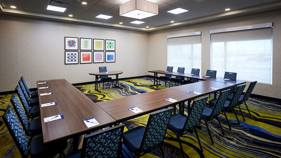 Holiday Inn Express & Suites Brantford Meeting