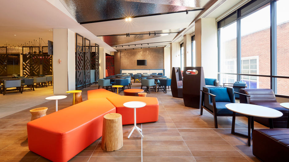 Holiday Inn Express Adelaide City Centre Lobby