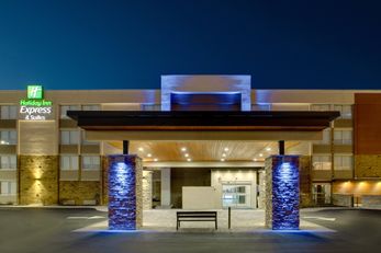 Holiday Inn Express & Suites Wapakoneta