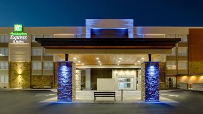 Holiday Inn Express & Suites Wapakoneta