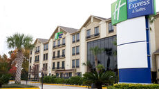 Holiday Inn Express & Suites Houston Nor