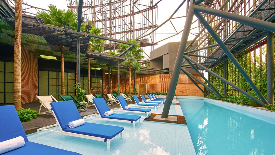 Oasia Hotel Downtown Singapore Pool