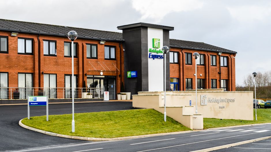 Holiday Inn Express Wigan Exterior