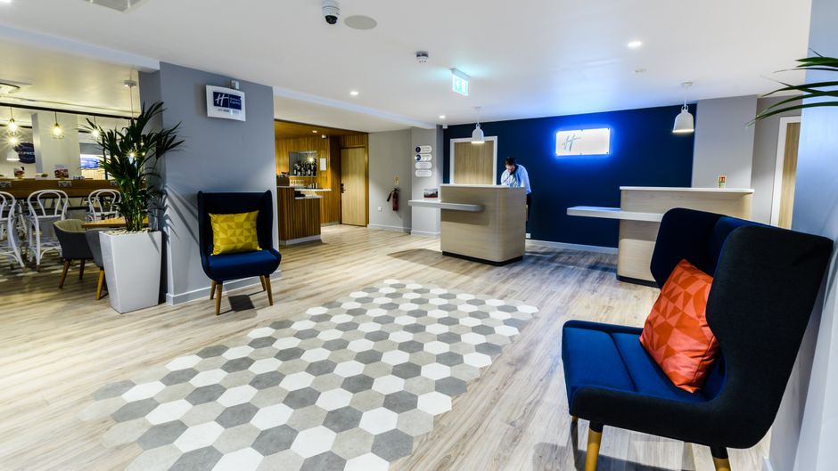 Holiday Inn Express Wigan Lobby