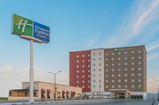 Holiday Inn Express/Suites Leon Airport