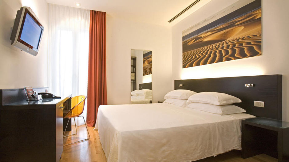 Hotel Card International Room