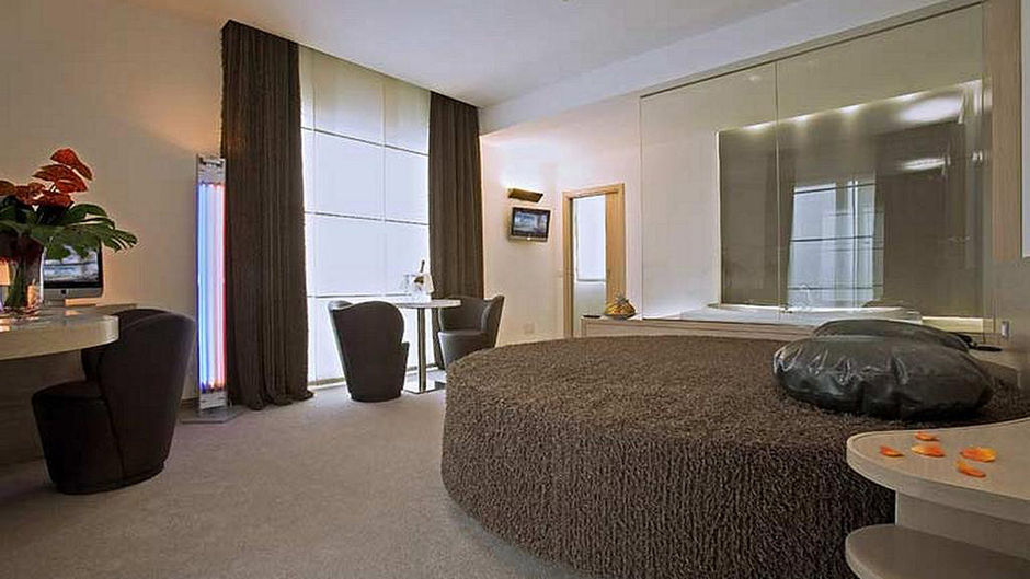 Hotel Card International Suite