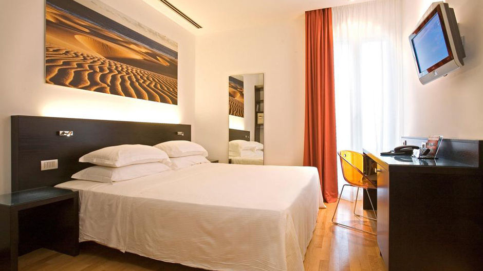 Hotel Card International Room
