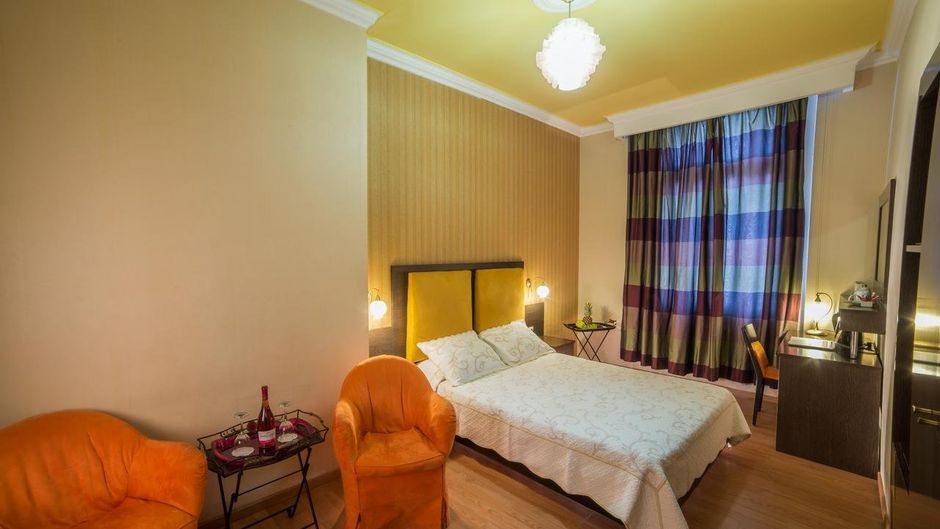 Delphi Art Hotel Room