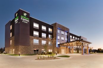 Holiday Inn Express/Suites-Jordan Creek