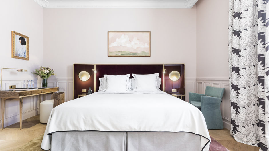 Grand Powers Paris Room