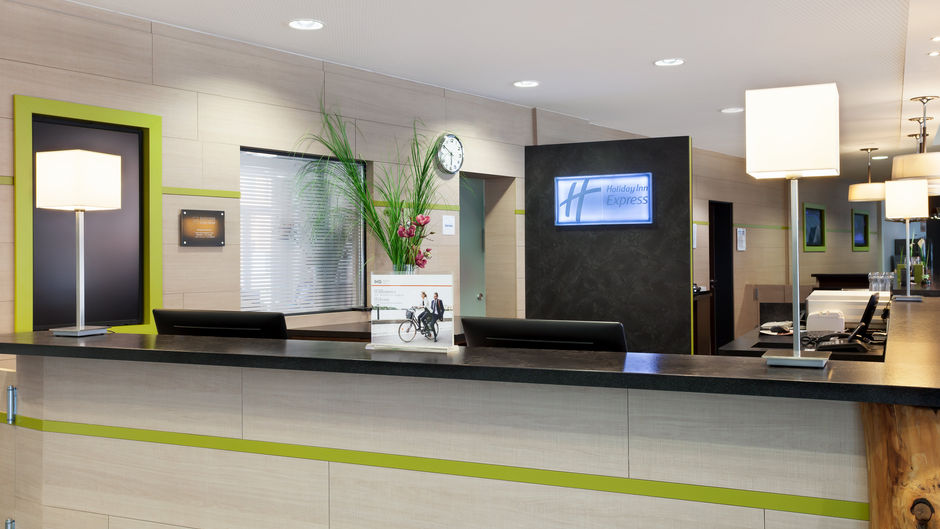 Holiday Inn Express Augsburg Lobby