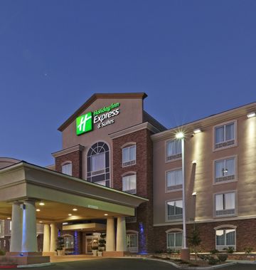 Holiday Inn Express Hotel & Suites