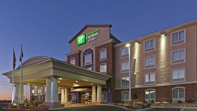 Holiday Inn Express Hotel & Suites