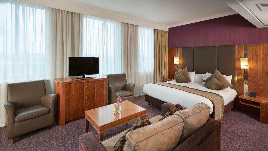 Crowne Plaza London Ealing Suite