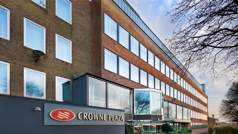Crowne Plaza London Ealing Exterior